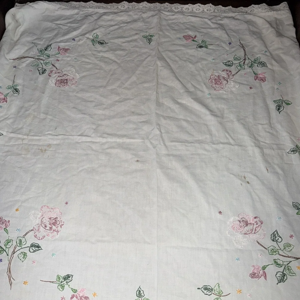 Vintage Hand Embroidered Climbing Vibrant Floral 36